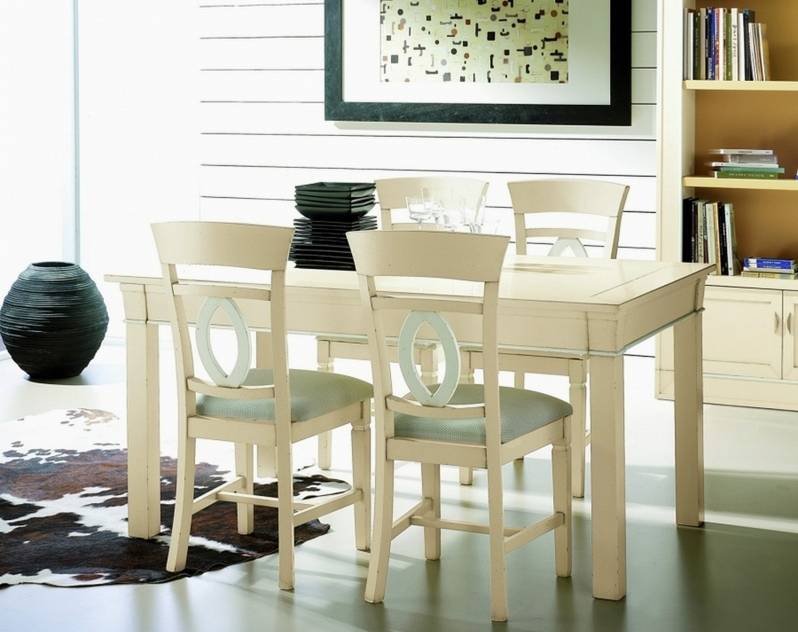Conjunto Modelo Viena con Mesa de Comedor y 4 Sillas elaboradas en madera maciza en color Blanco