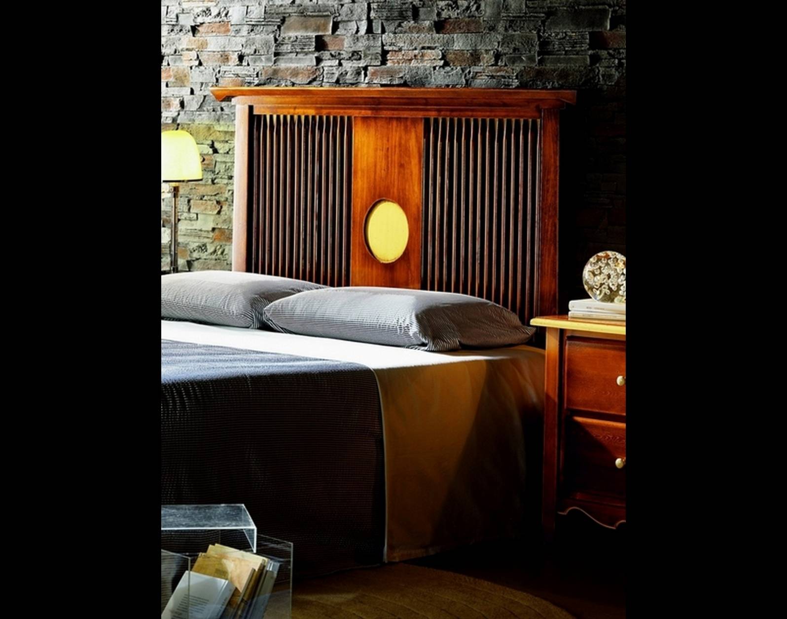 Andrew Halliday Polinizador gatear Cabecero para camas de 150 y 180 cm, hecho en madera maciza calidad Color  principal Amarillo Grado de envejecido Medio envejecido Color secundario  Ninguno